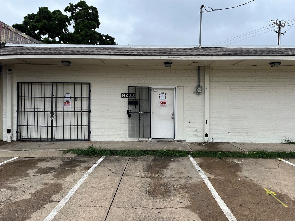 8222 C F Hawn, Dallas, TX 75217