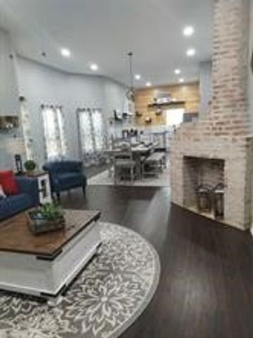 901 N 10th Street, Waco, TX 76707
