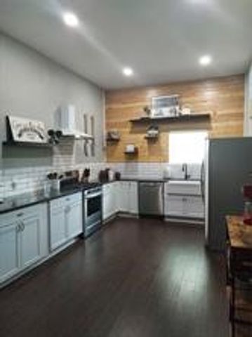 901 N 10th Street, Waco, TX 76707