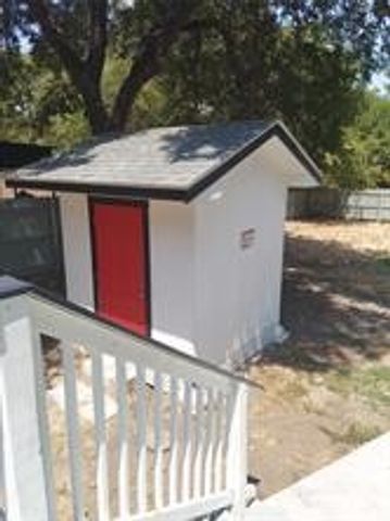 901 N 10th Street, Waco, TX 76707