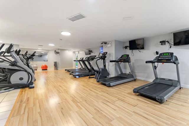 3600 N Lake Shore Drive 1616, Chicago, IL 60613