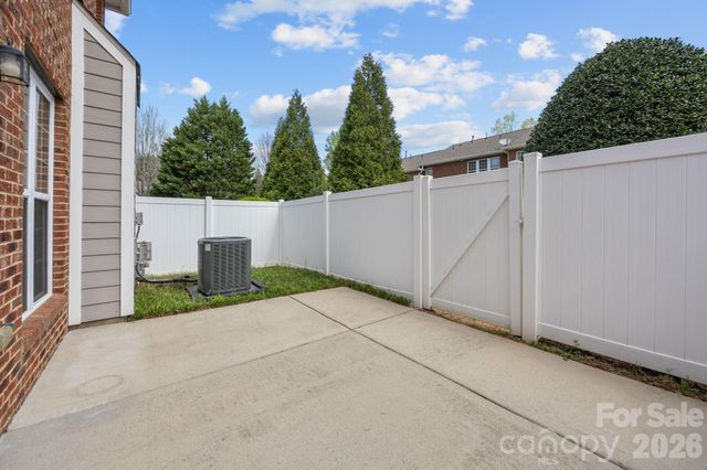 16706 Whitekirk Place, Charlotte, NC 28277