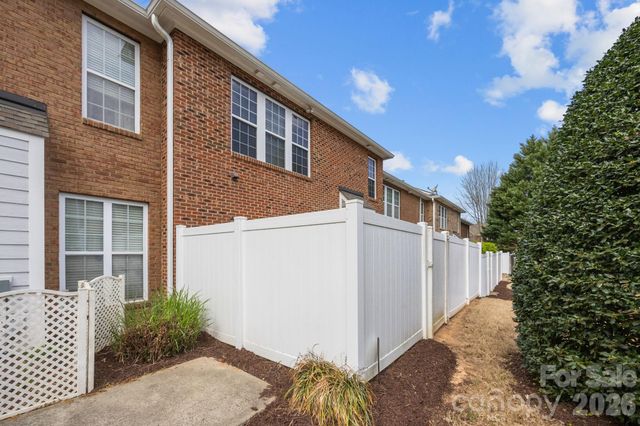 16706 Whitekirk Place, Charlotte, NC 28277