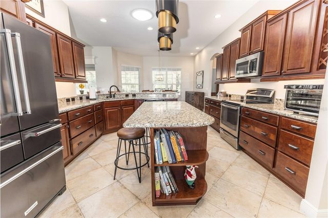 10517 NE 27TH STREET, Oxford, FL 34484