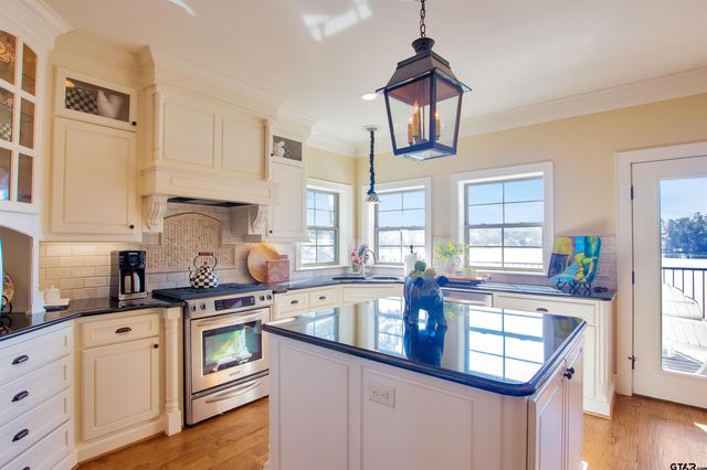 1712 Leisure Ln, Hideaway, TX 75771