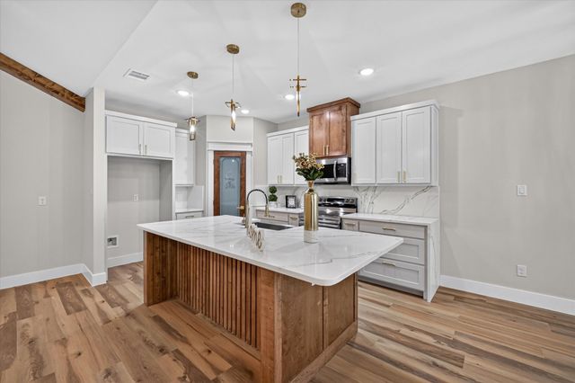 5005 Shackleford Street, Fort Worth, TX 76119