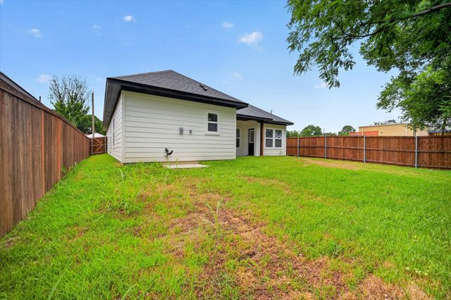 5005 Shackleford Street, Fort Worth, TX 76119