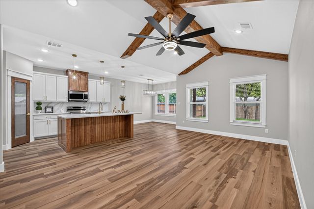 5005 Shackleford Street, Fort Worth, TX 76119