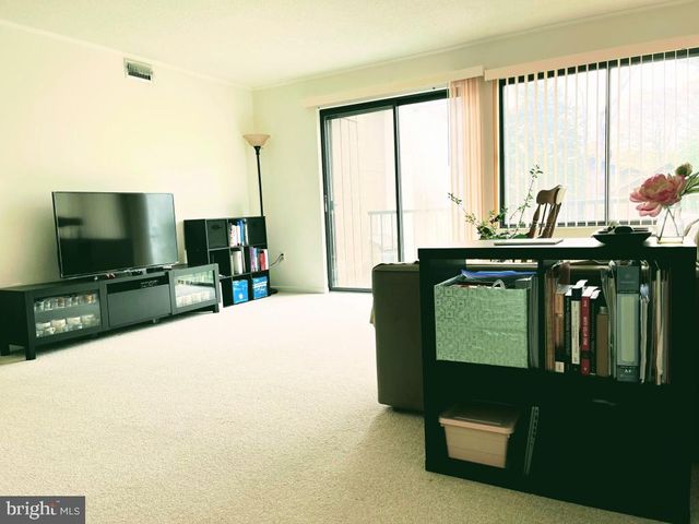 228 Canal Park Dr Apt G210, Salisbury, MD 21804