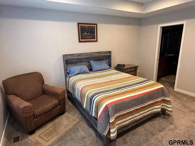 2836 Brooks Hollow Drive, Fremont, NE 68025