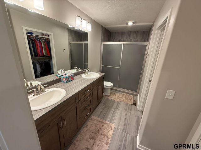 2836 Brooks Hollow Drive, Fremont, NE 68025