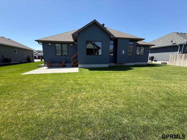 2836 Brooks Hollow Drive, Fremont, NE 68025