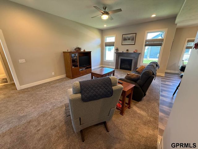 2836 Brooks Hollow Drive, Fremont, NE 68025