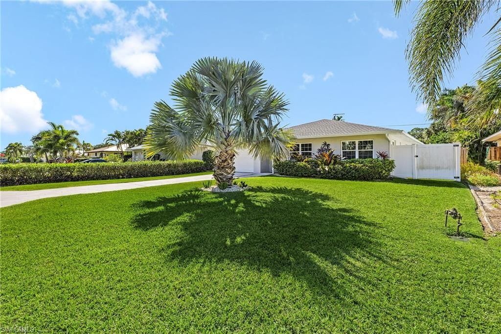 116 1st ST, BONITA SPRINGS, FL 34134 — exterior