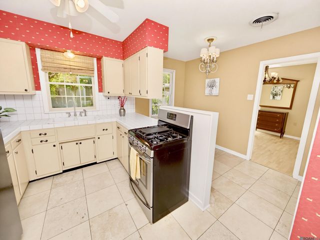 4520 E Essen Heights Ct, Baton Rouge, LA 70809