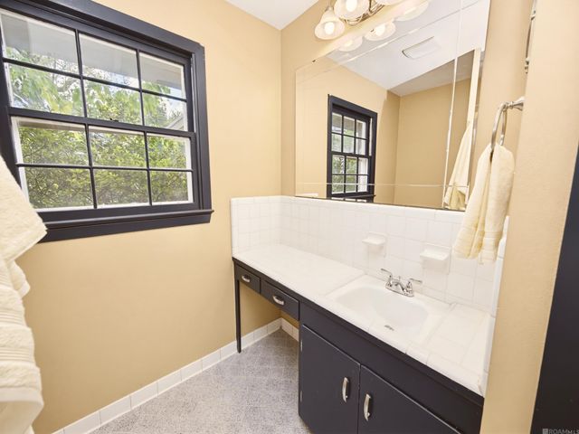 4520 E Essen Heights Ct, Baton Rouge, LA 70809