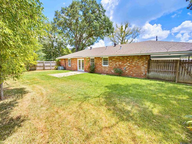 4520 E Essen Heights Ct, Baton Rouge, LA 70809