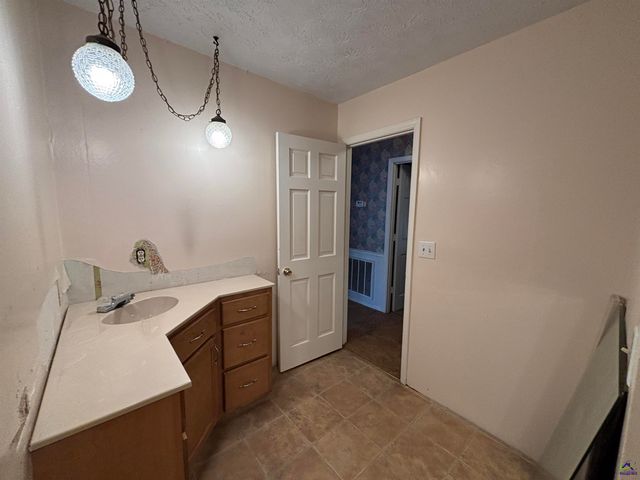 319 Country Club Road, Cochran, GA 31014