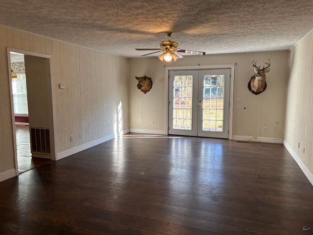 319 Country Club Road, Cochran, GA 31014