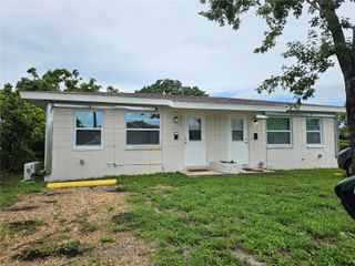 811 10TH STREET NW, Largo, FL 33770