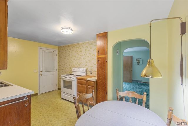 216 Toas Avenue, Salina, NY 13211