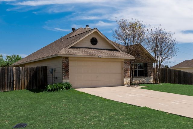 121 Price Circle, Hackberry, TX 75036