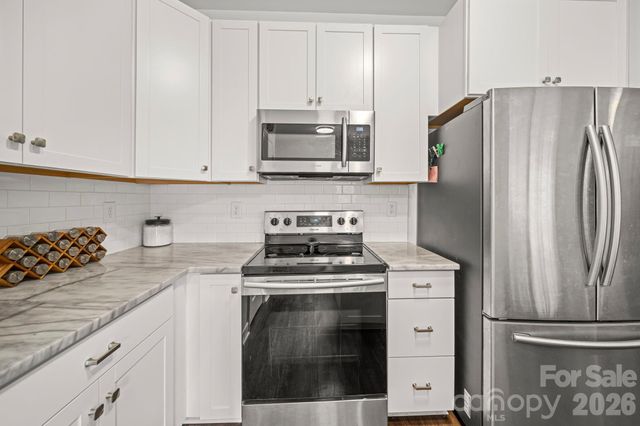 6610 Bluestone Court, Charlotte, NC 28212