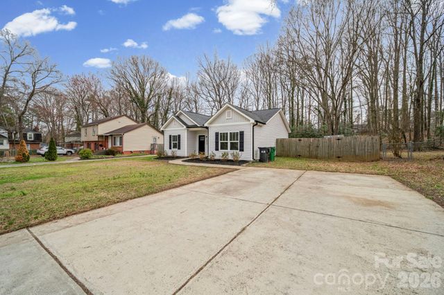 6610 Bluestone Court, Charlotte, NC 28212