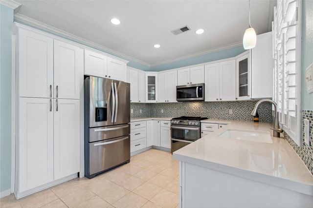 77 Sugar Grove Court, The Woodlands, TX 77382