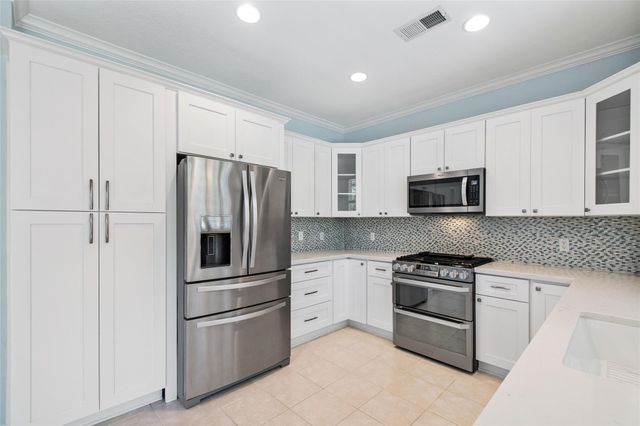 77 Sugar Grove Court, The Woodlands, TX 77382