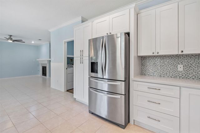 77 Sugar Grove Court, The Woodlands, TX 77382