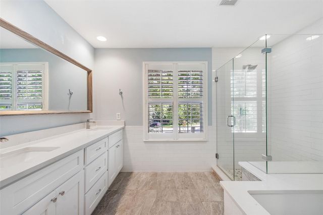 77 Sugar Grove Court, The Woodlands, TX 77382