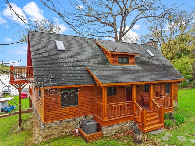 N6993 Oakwood ROAD, Whitewater, WI 53190