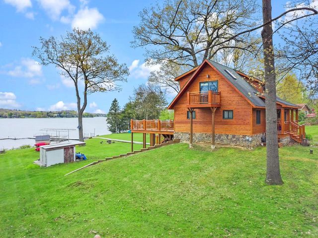 N6993 Oakwood ROAD, Whitewater, WI 53190