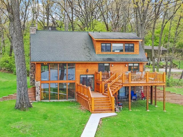 N6993 Oakwood ROAD, Whitewater, WI 53190
