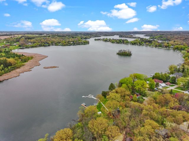 N6993 Oakwood ROAD, Whitewater, WI 53190