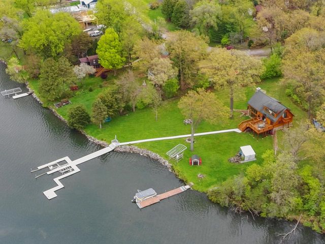 N6993 Oakwood ROAD, Whitewater, WI 53190