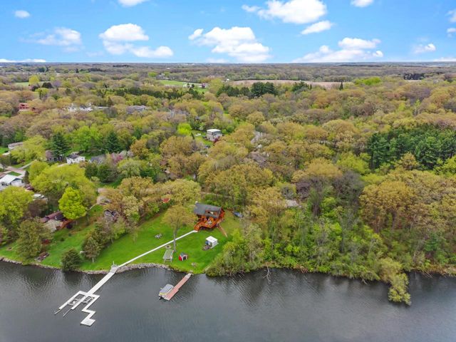 N6993 Oakwood ROAD, Whitewater, WI 53190