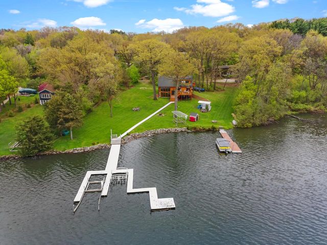N6993 Oakwood ROAD, Whitewater, WI 53190