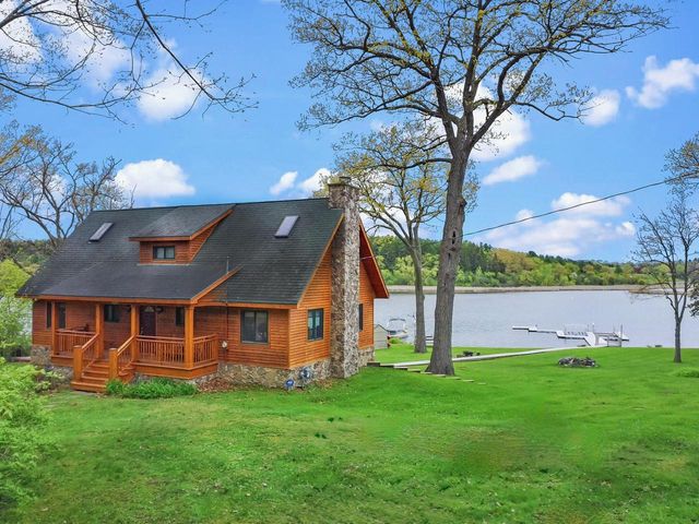 N6993 Oakwood ROAD, Whitewater, WI 53190