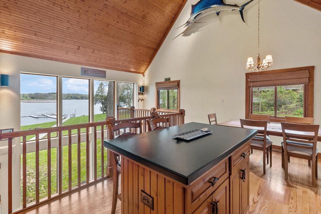 N6993 Oakwood ROAD, Whitewater, WI 53190