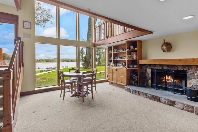 N6993 Oakwood ROAD, Whitewater, WI 53190