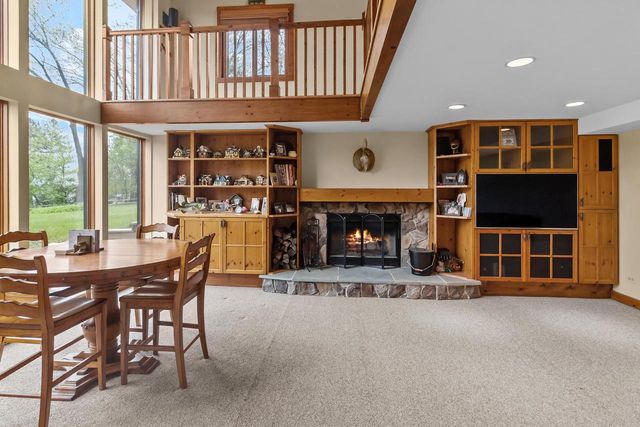 N6993 Oakwood ROAD, Whitewater, WI 53190