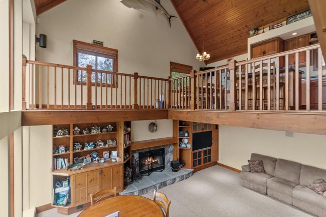 N6993 Oakwood ROAD, Whitewater, WI 53190