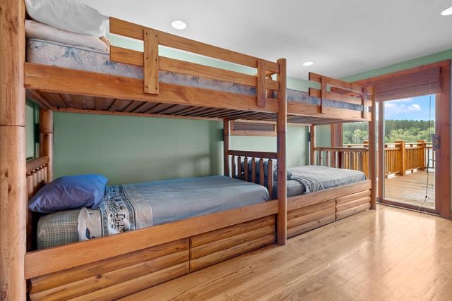N6993 Oakwood ROAD, Whitewater, WI 53190