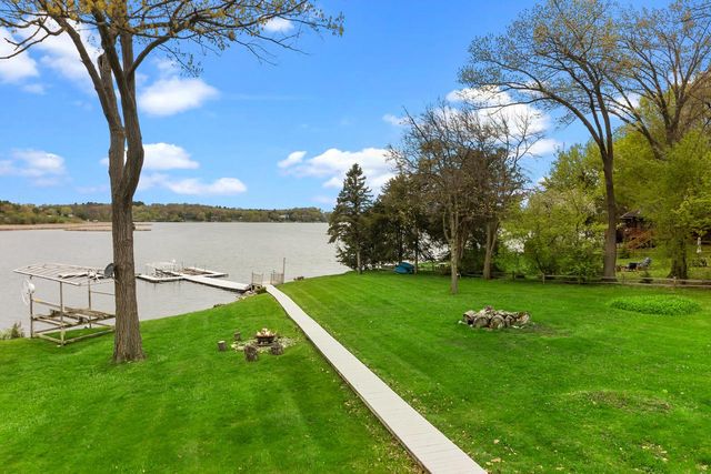 N6993 Oakwood ROAD, Whitewater, WI 53190