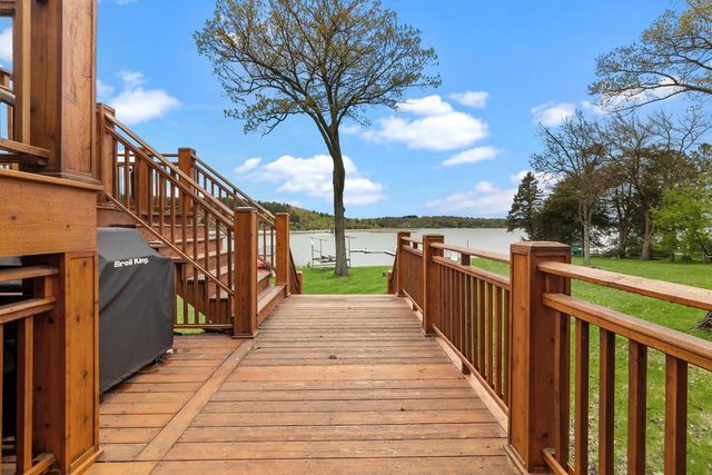 N6993 Oakwood ROAD, Whitewater, WI 53190
