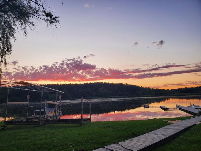 N6993 Oakwood ROAD, Whitewater, WI 53190