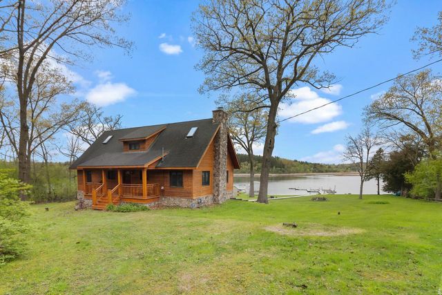 N6993 Oakwood ROAD, Whitewater, WI 53190