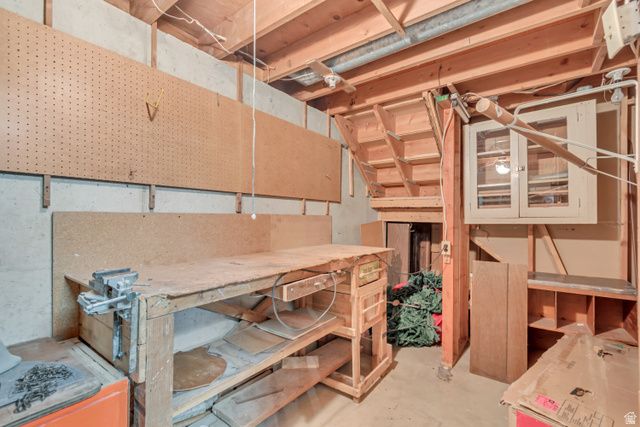 2024 E RIBBON LANE, Holladay, UT 84117